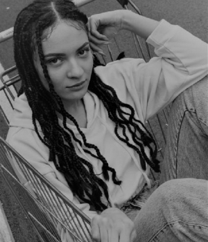Enrika  Tara
